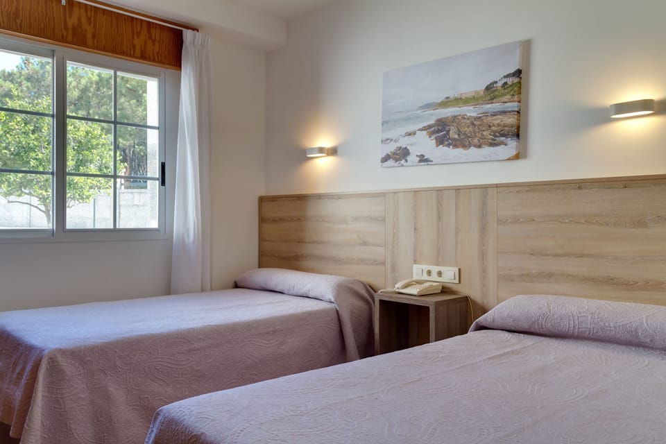 Standard Twin Room | Desk, free WiFi, bed sheets
