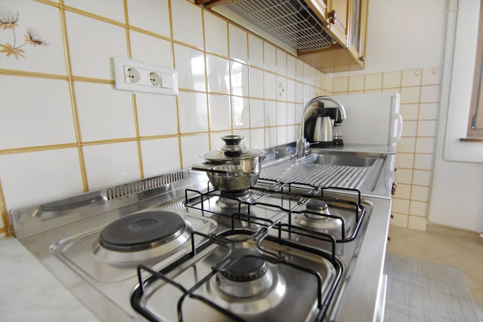 Apartment, 2 Bedrooms, Patio, Garden View | Interior