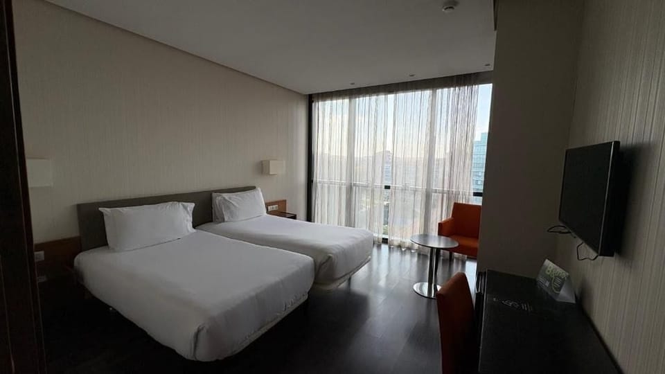 Triple Room | In-room safe, blackout drapes, free WiFi