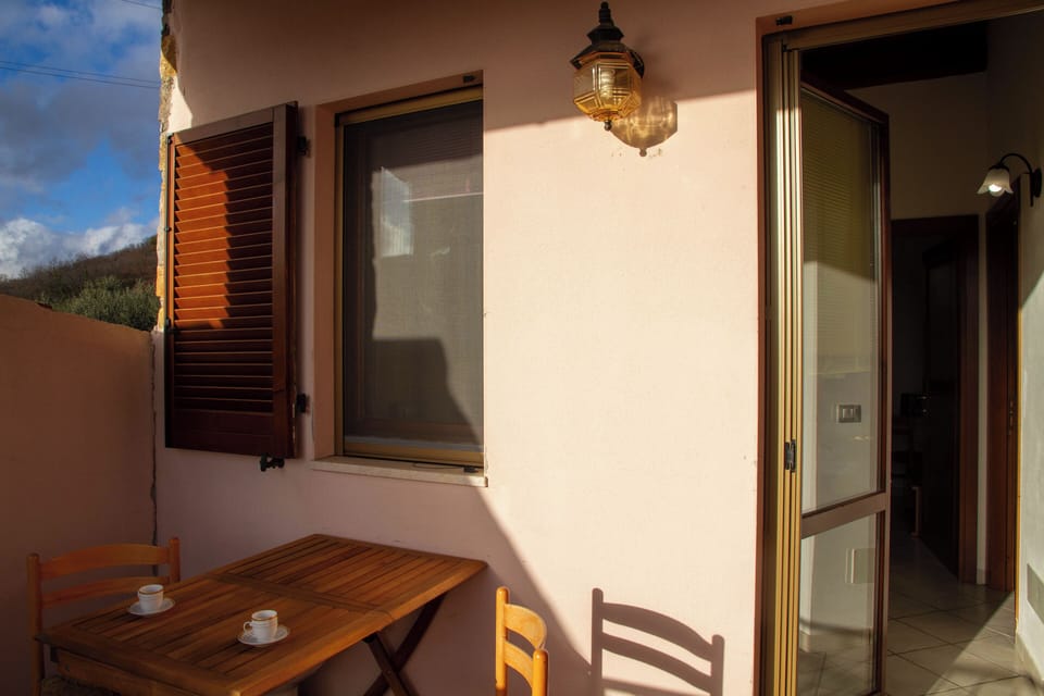 Apartment, Balcony, City View | Outdoor dining