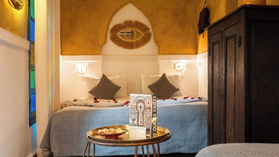 Laayoune | Premium bedding, pillowtop beds, individually decorated