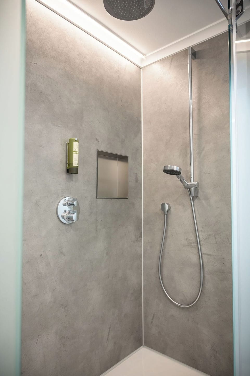 Junior Studio Suite | Premium bedding, down comforters, in-room safe, laptop workspace