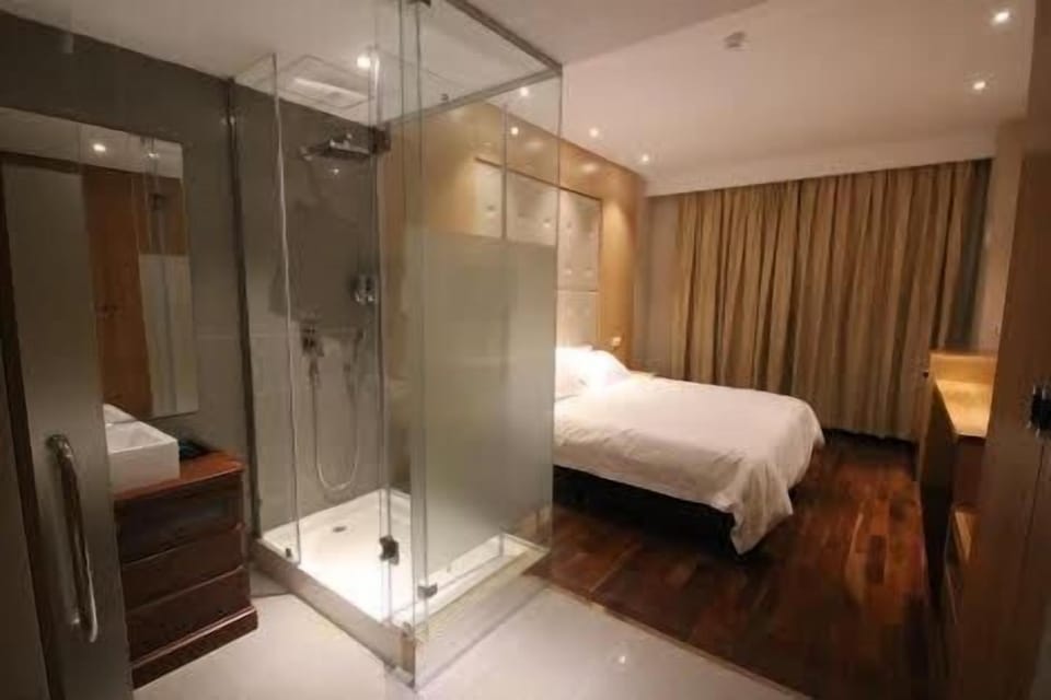 Minibar, in-room safe, desk, blackout drapes