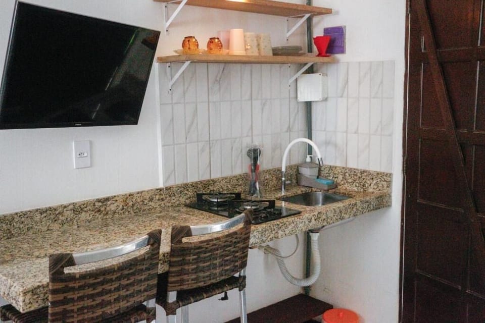 Room, Kitchen | Private kitchen | Microwave