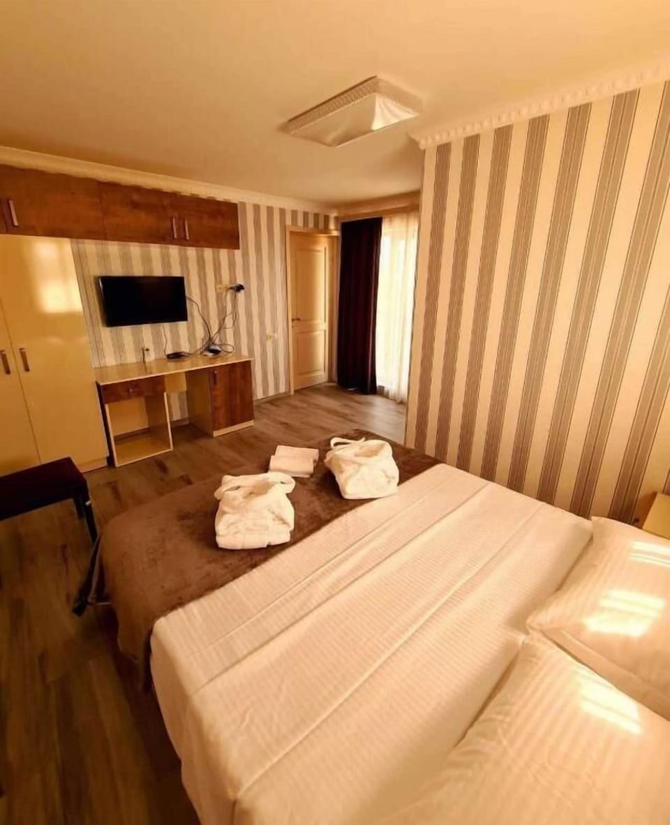 In-room safe, desk, soundproofing, iron/ironing board
