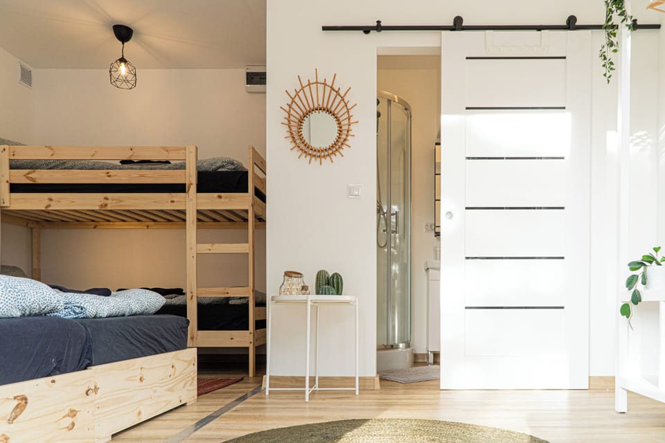 Deluxe Quadruple Room, Private Bathroom, Garden View | WiFi (free)