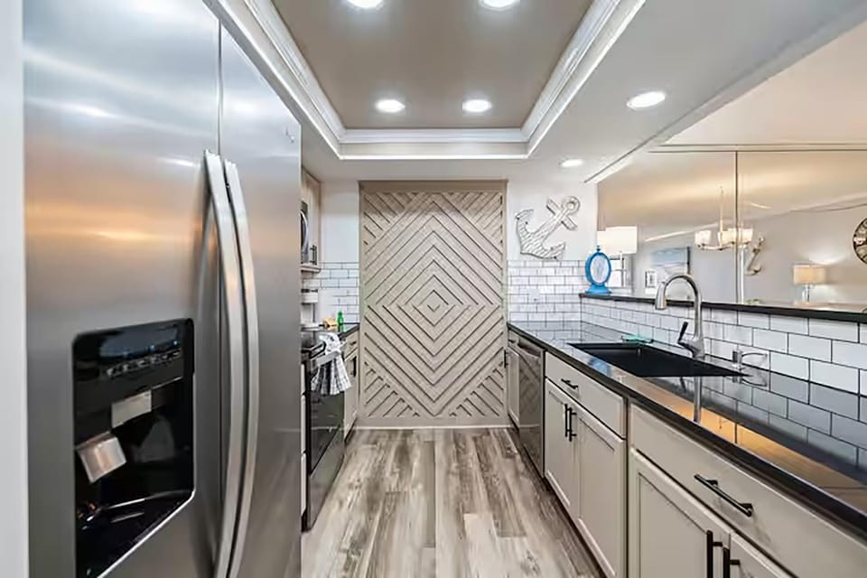Condo, Multiple Beds (Moondrifter 205) | Private kitchen