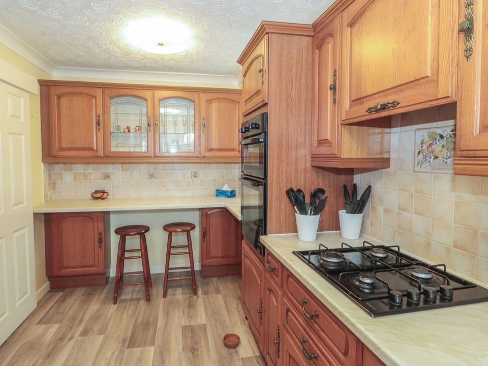 Dishwasher, cookware/dishes/utensils