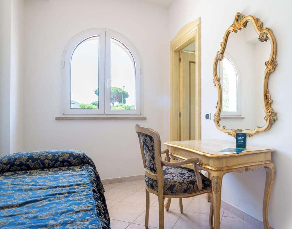 Standard Triple Room | Minibar, WiFi (free), bed sheets