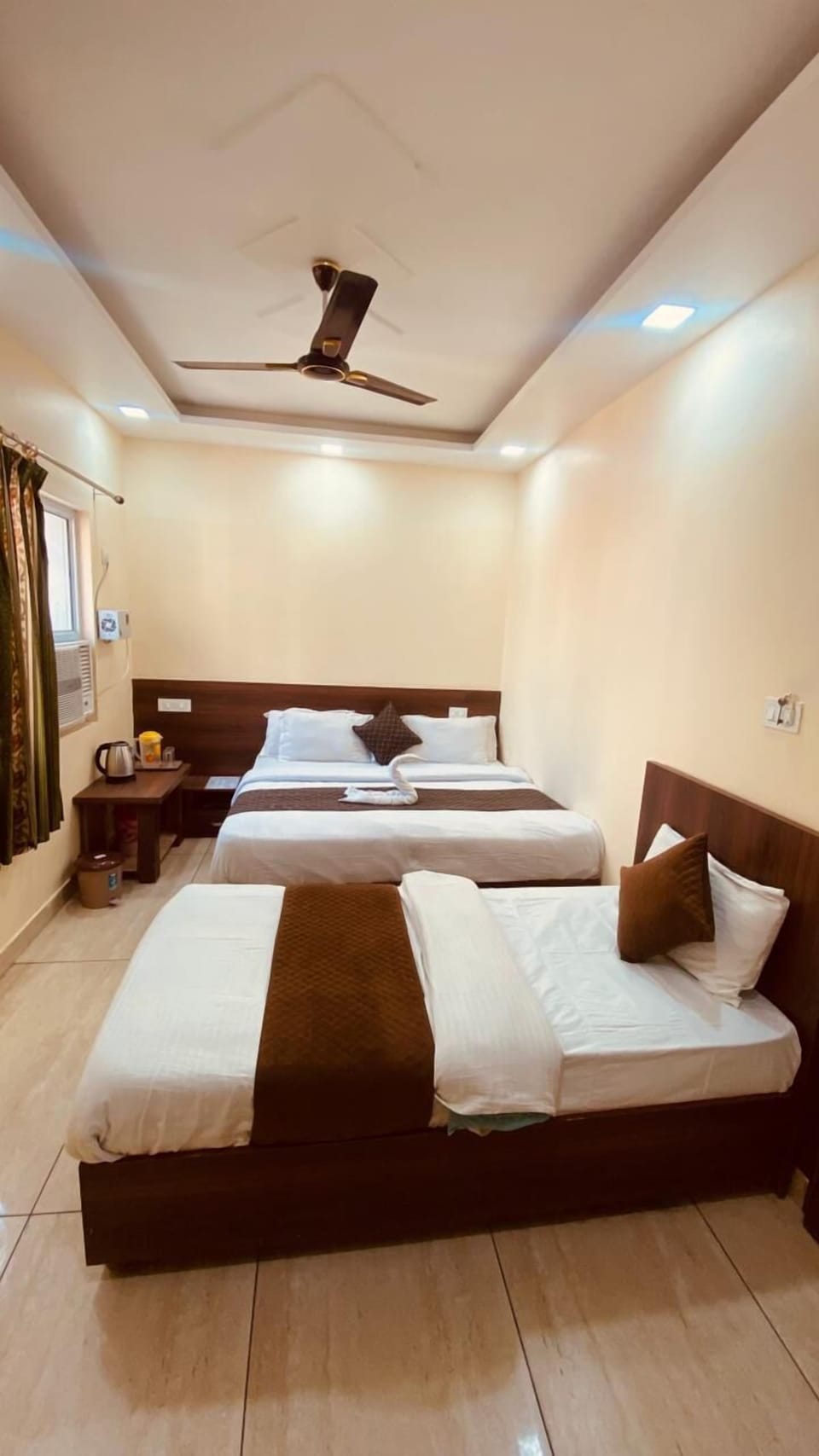 Premium Triple Room | Desk, free WiFi