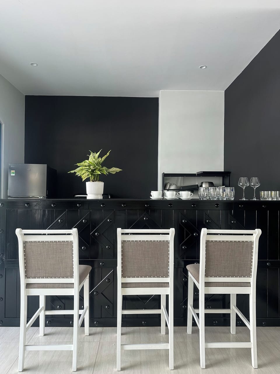 Basic Double Room, City View | Private kitchen | Electric kettle
