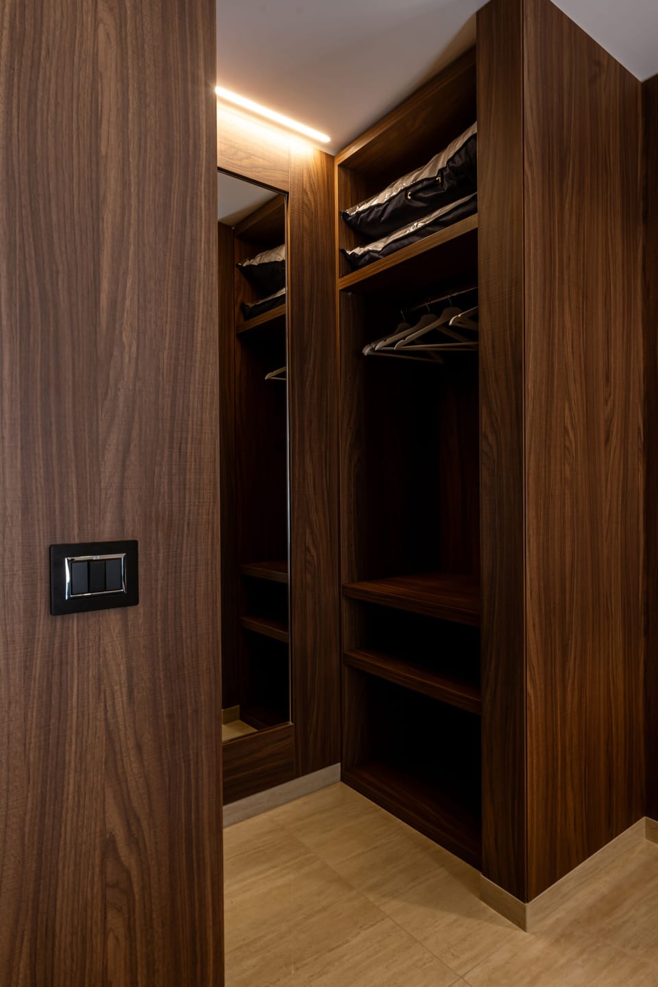 Superior Suite, Hot Tub | Premium bedding, minibar, in-room safe, desk