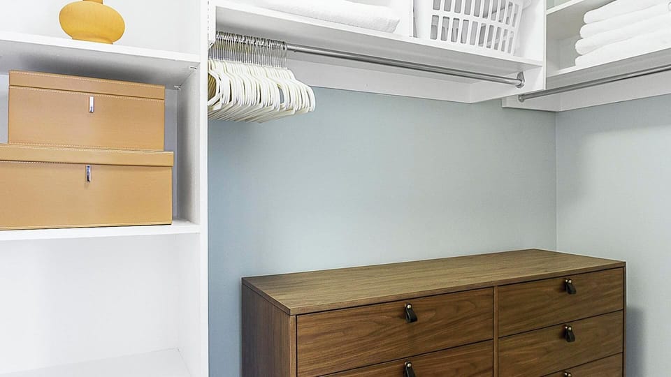 Apartment (0 Bedroom) | Desk, iron/ironing board, bed sheets