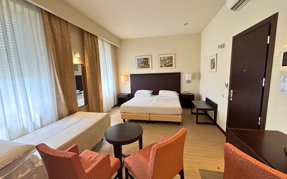 Comfort Triple Room | In-room safe, free WiFi, bed sheets