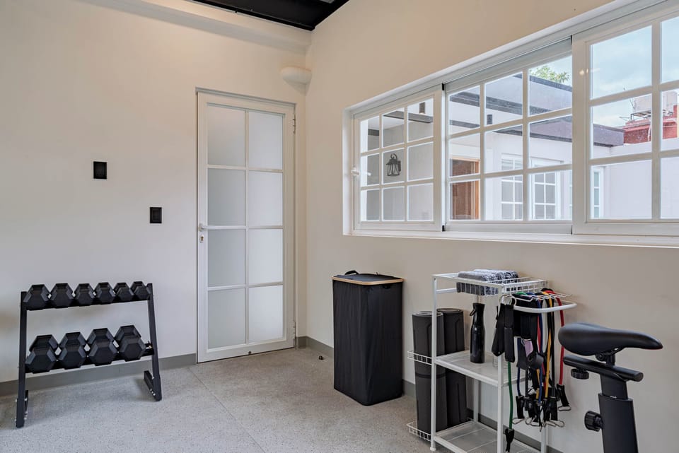 Deluxe House, 6 Bedrooms, City View | Interior