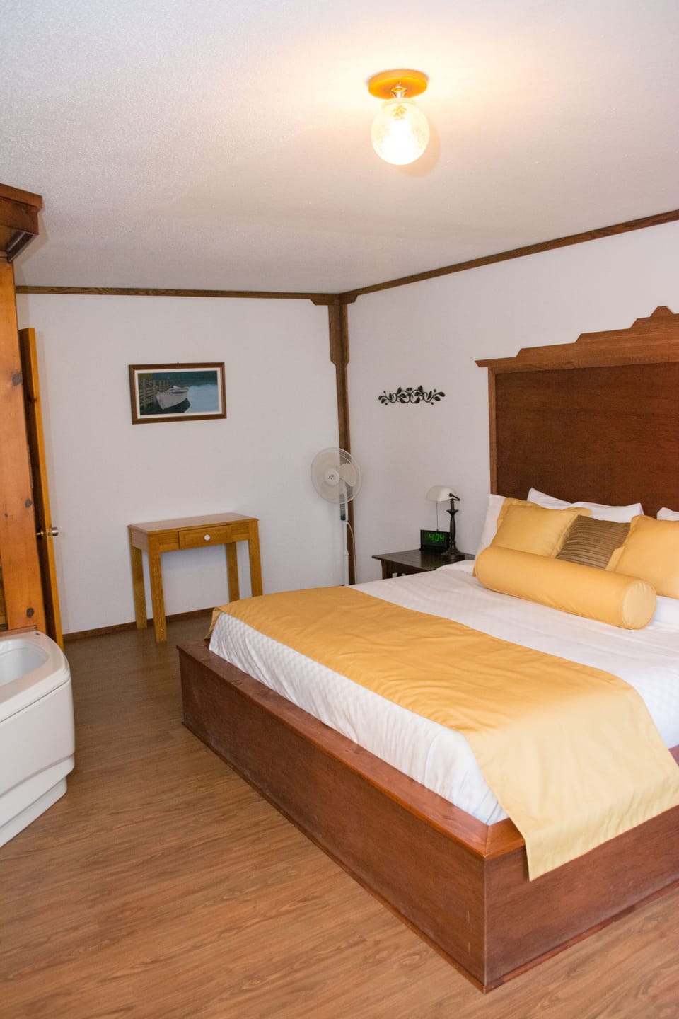 Suite, 1 King Bed with Sofa bed, Ocean View | Desk, iron/ironing board, free WiFi, bed sheets