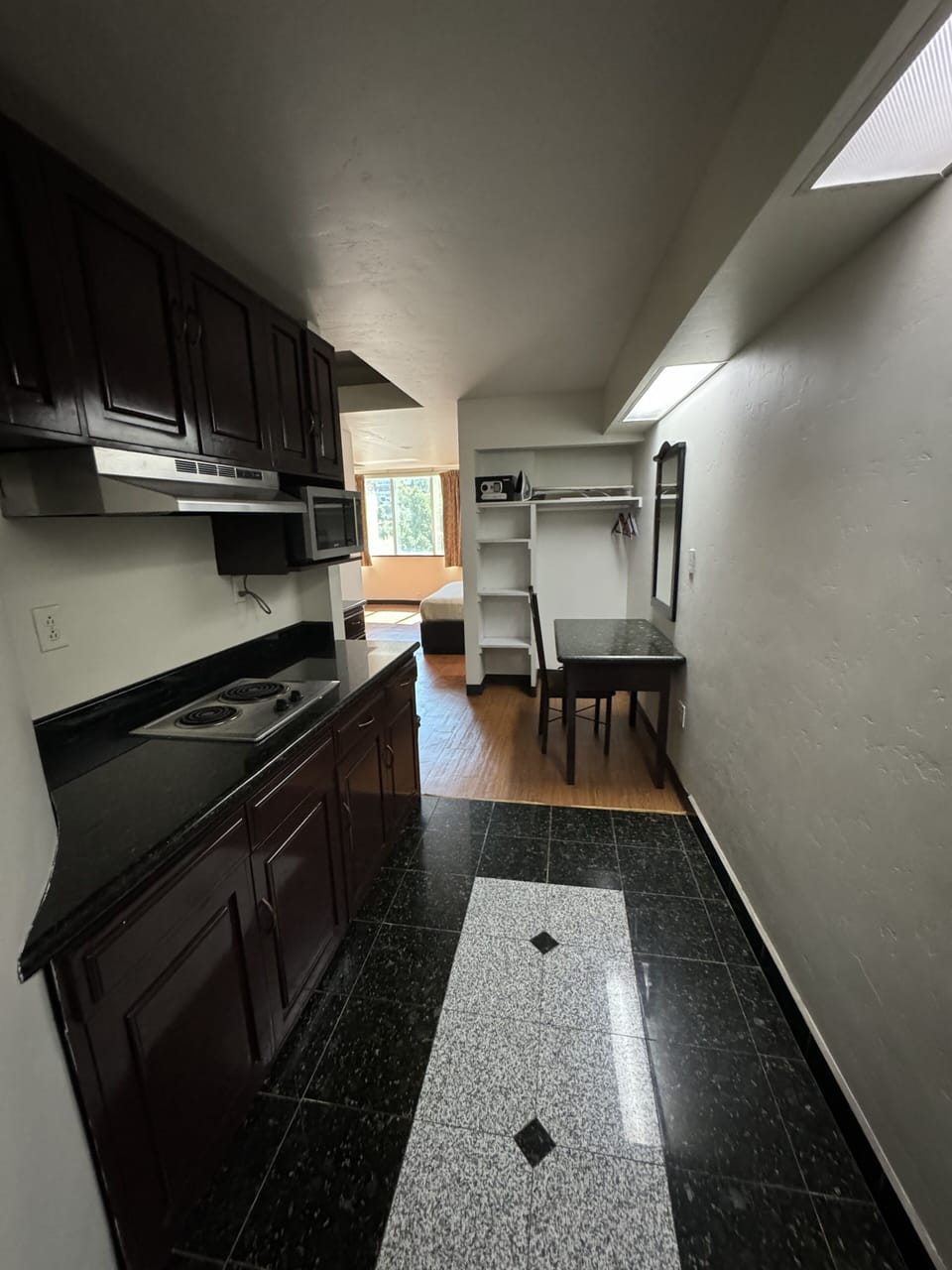 Suite | Private kitchenette | Fridge, microwave