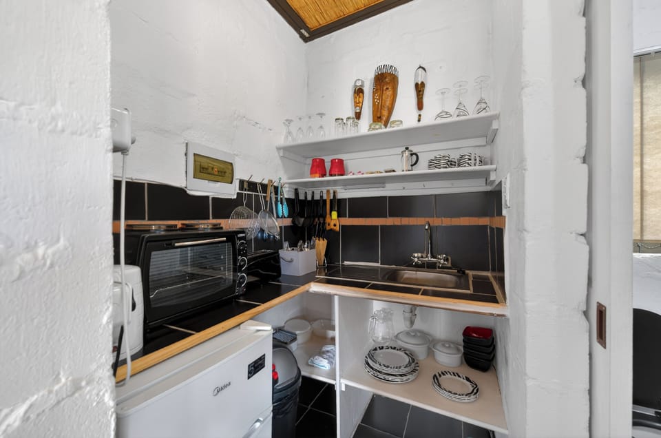 Cottage | Private kitchen | Coffee/tea maker, electric kettle