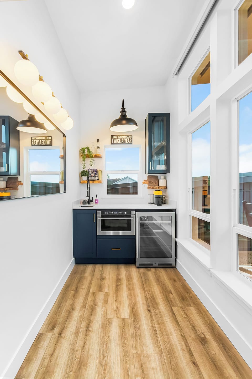 Apartment | Private kitchen | Fridge, microwave, oven, stovetop