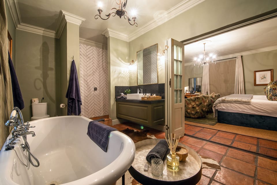 Superior Double Room, 1 King Bed, Ensuite, Garden View | Premium bedding, in-room safe, individually decorated