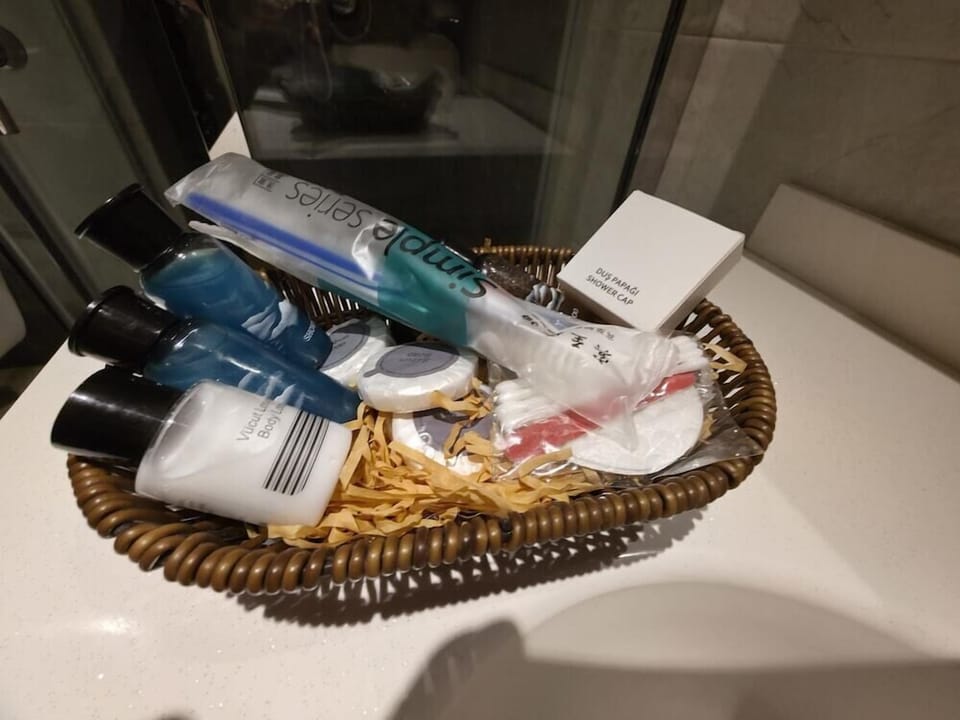 Bathroom amenities