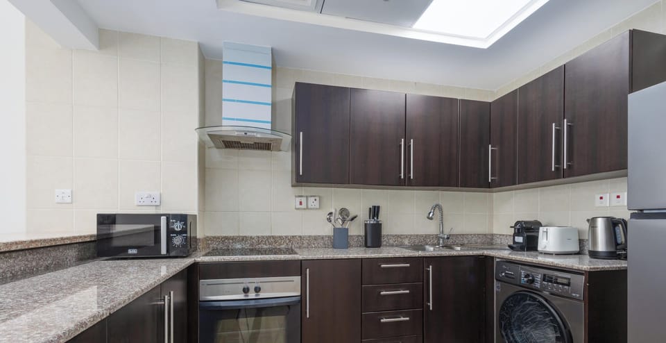 Apartment, Balcony, City View | Private kitchen