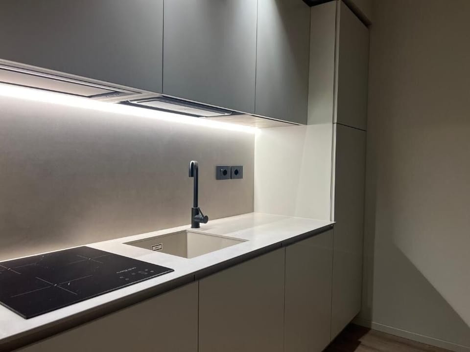 Deluxe Suite | Private kitchen | Highchair