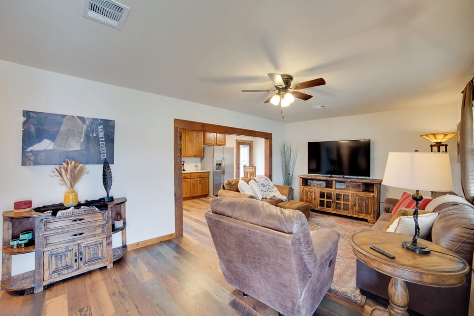 House (3 Bedrooms) | Interior