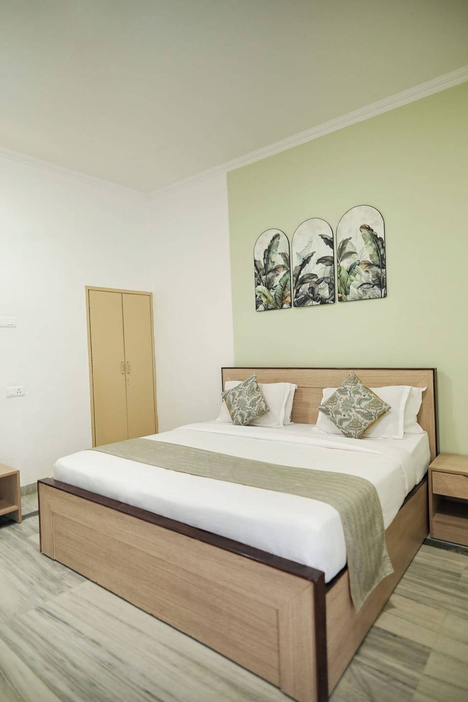 Luxury Triple Room, Balcony, City View | In-room safe, soundproofing, iron/ironing board, free WiFi