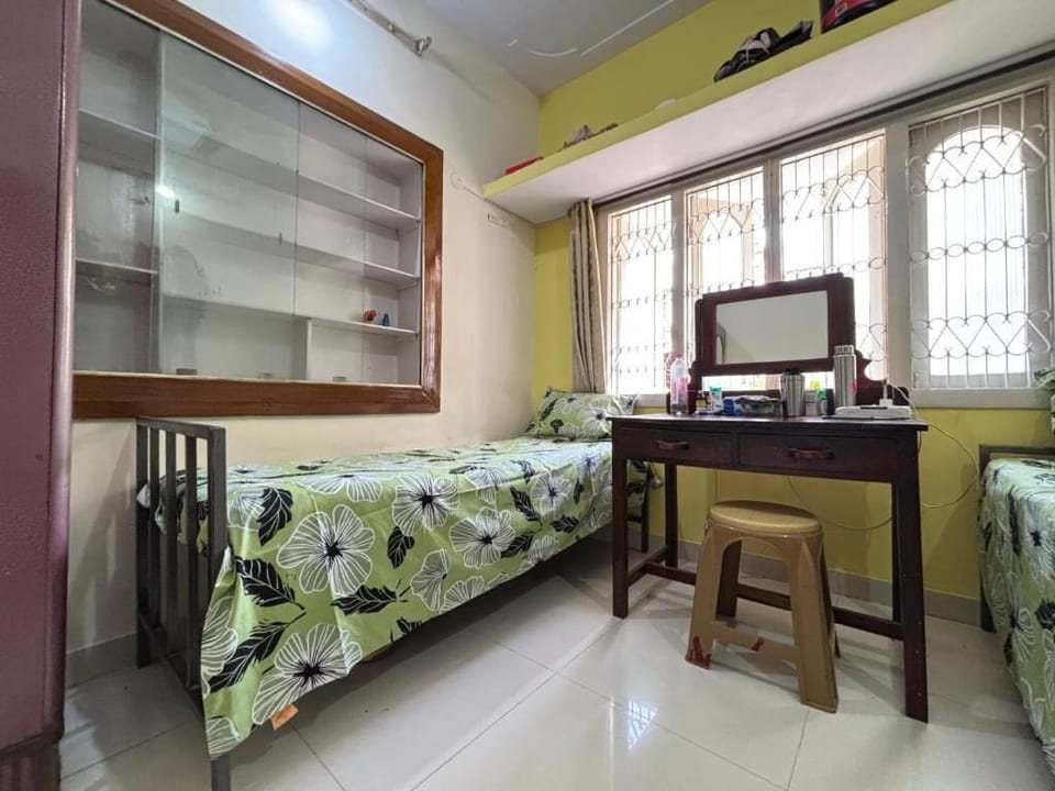 In-room safe, desk, laptop workspace, free WiFi