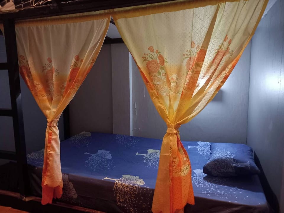 Shared Dormitory | Free WiFi
