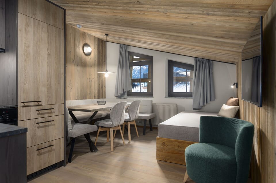 Apartment | Dining