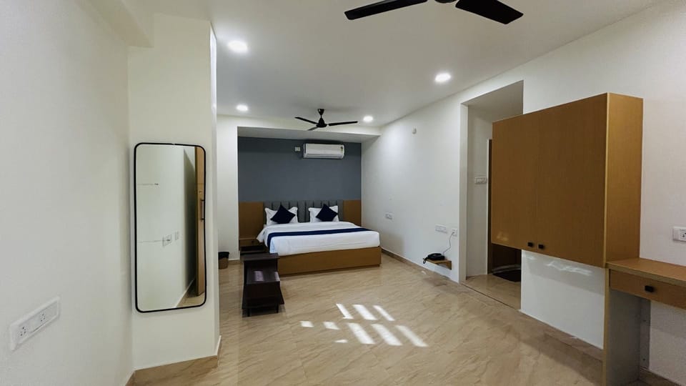 Deluxe Room | Desk, laptop workspace, free WiFi