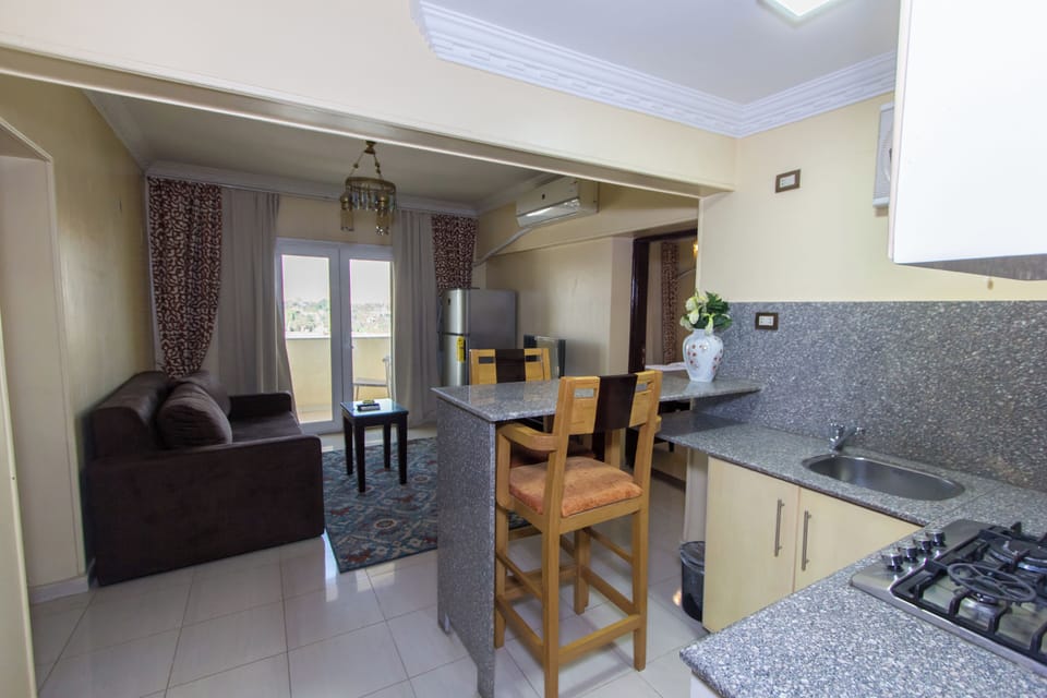 Deluxe Apartment, 2 Bedrooms, River View | Living area