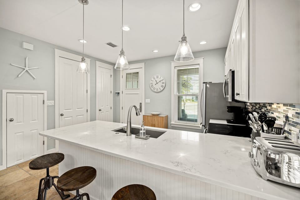 House, 3 Bedrooms | Private kitchen | Coffee/tea maker, fridge, oven, toaster