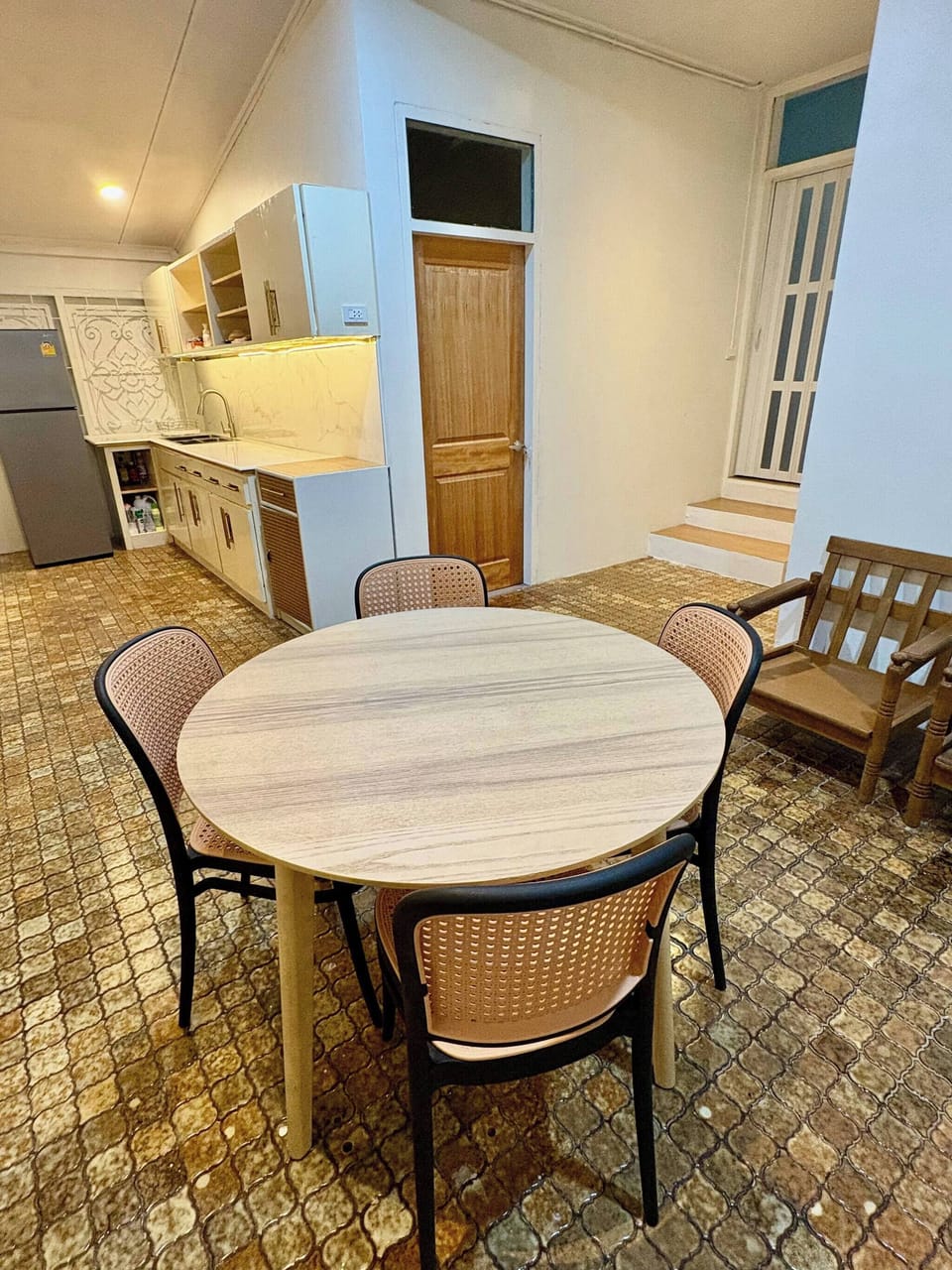 House, 3 Bedrooms, Smoking, Balcony | Dining