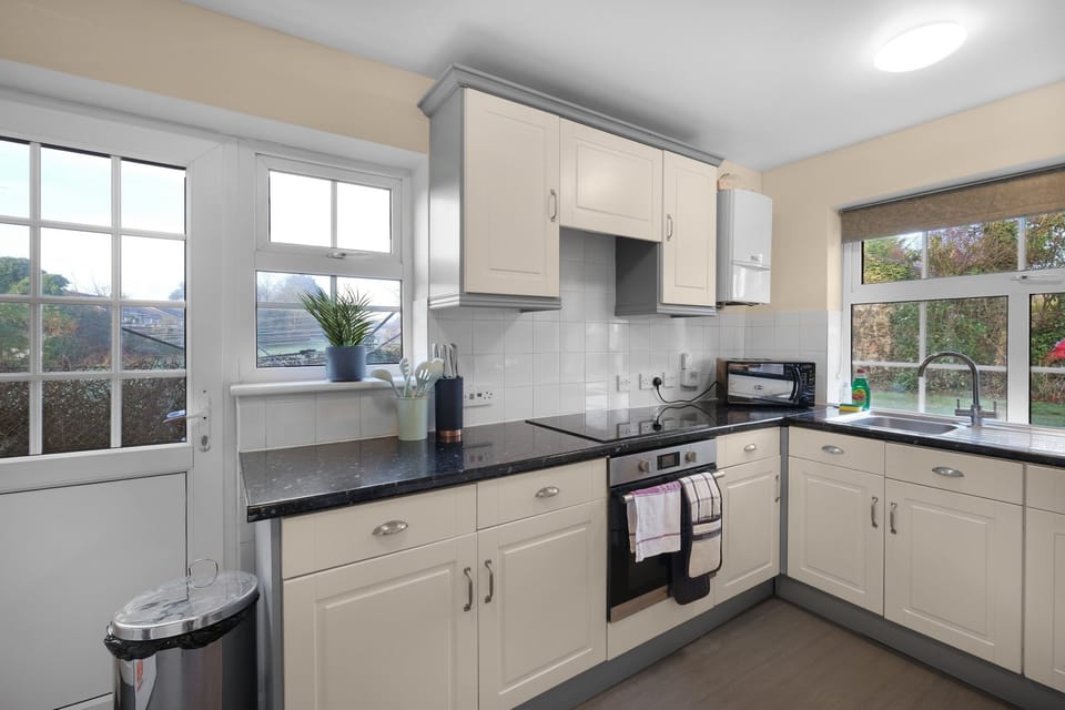 Basic House, Patio | Private kitchen | Stovetop