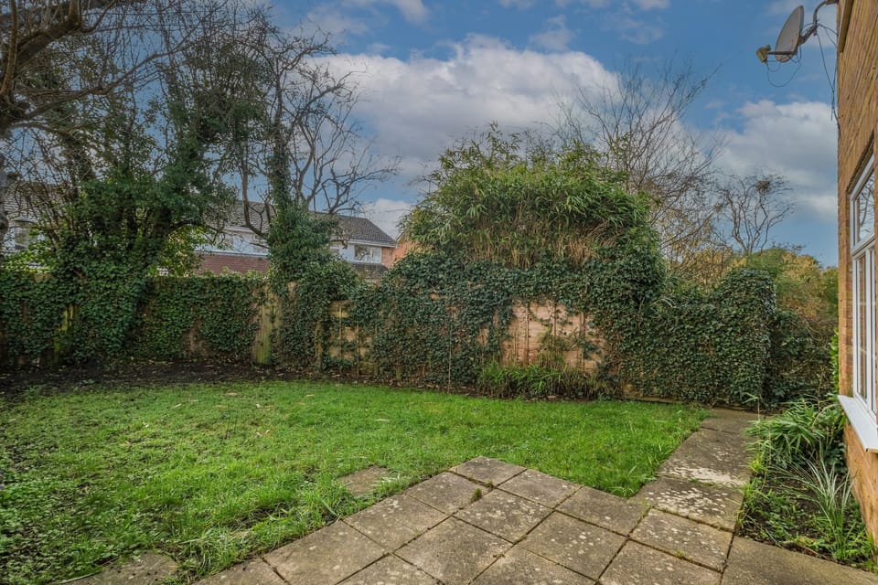 Basic House, Patio | Property grounds