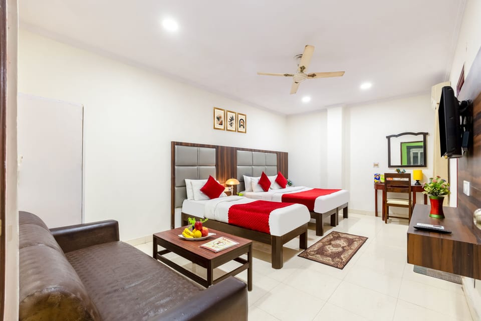 Premium Room | In-room safe, desk, laptop workspace, blackout drapes
