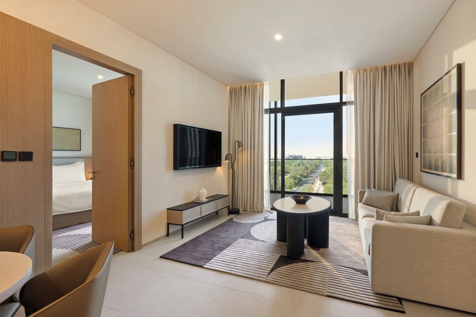 Exclusive Suite, Balcony (Boulevard View) | Living area