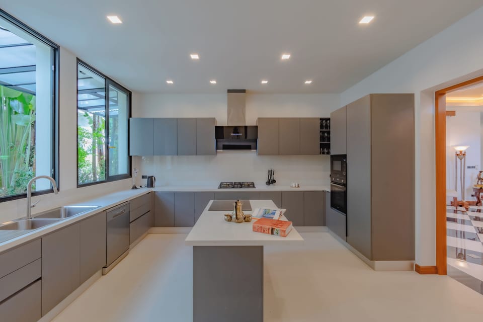 Villa, Golf View | Private kitchen | Full-size fridge, microwave, oven, stovetop