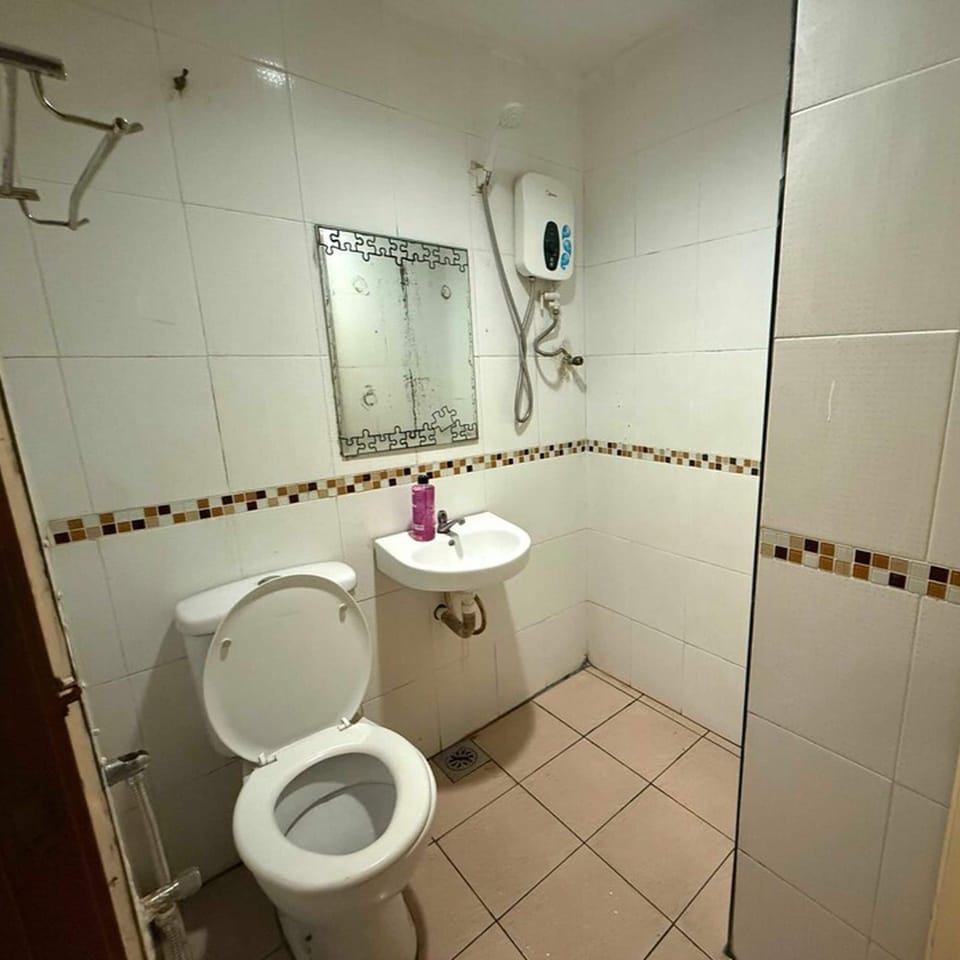 Shower, towels