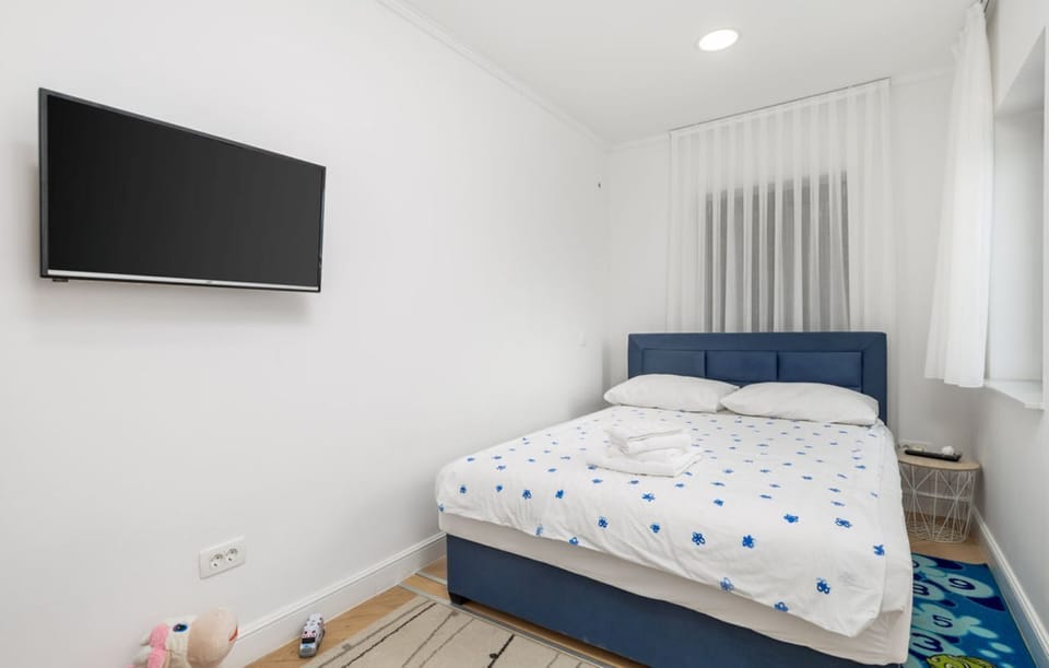 Comfort Villa, 4 Bedrooms, Private Pool, Garden View | In-room safe, individually decorated, individually furnished