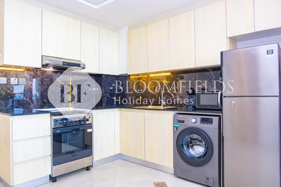 Apartment, Balcony, Canal View | Private kitchen