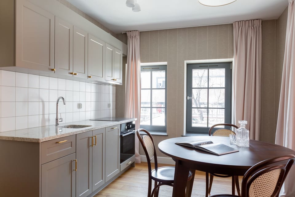 Deluxe Apartment | In-room dining