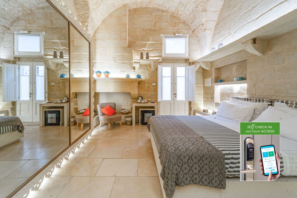 Romantic Double Room | In-room safe, blackout drapes, free WiFi