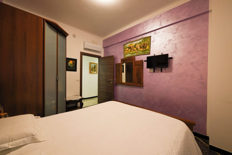 Room | Free WiFi