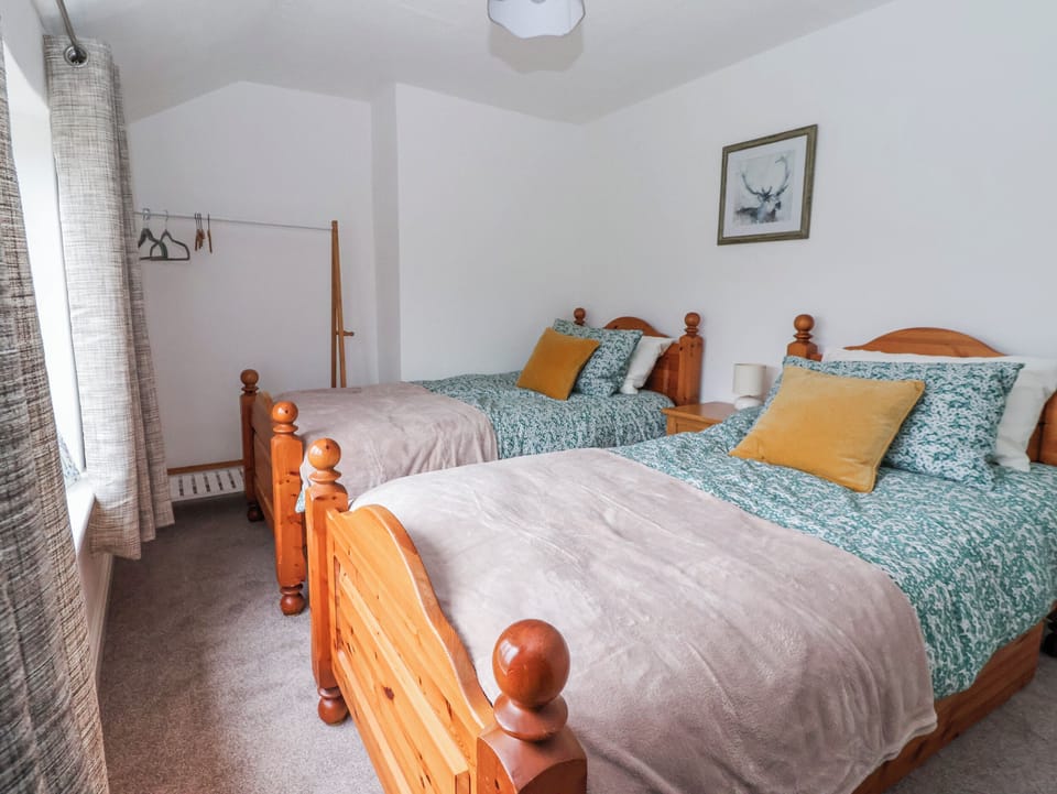 Cottage | 2 bedrooms, individually decorated, individually furnished, free WiFi