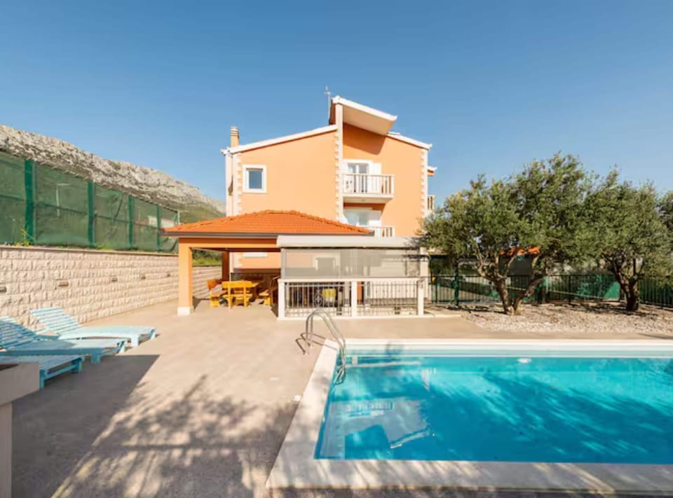 Villa (Six Bedroom Villa with Outdoor Pool, ) | Exterior