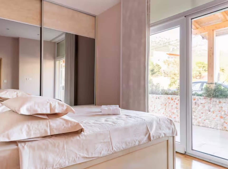 Villa (Six Bedroom Villa with Outdoor Pool, ) | 1 bedroom, cribs (surcharge)